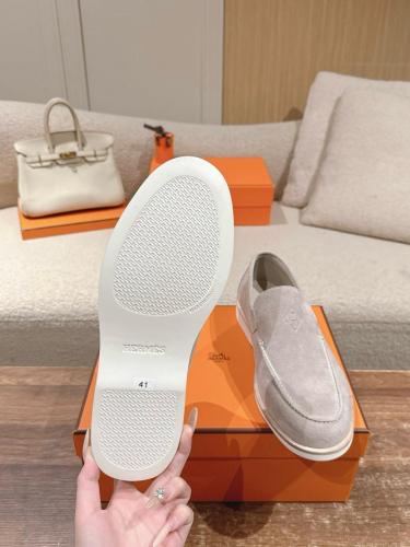 HERMES Low Calfskin Casual Leather Shoes Men's Beige