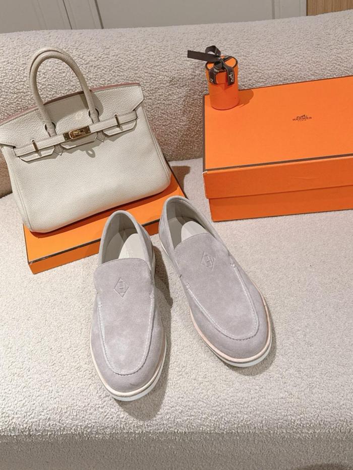 HERMES Low Calfskin Casual Leather Shoes Men's Beige