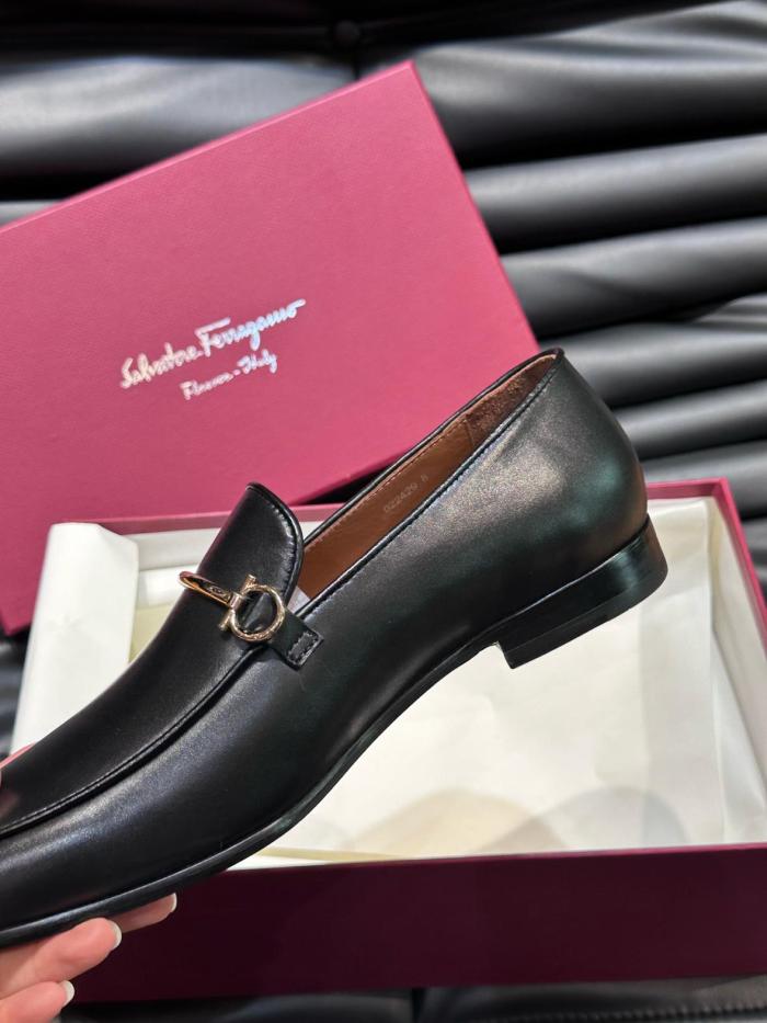 FERRAGAMO Gancini Casual Leather Shoes Men's Black