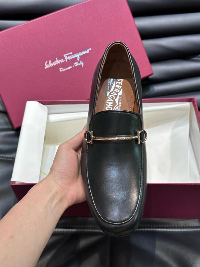 FERRAGAMO Gancini Casual Leather Shoes Men's Black