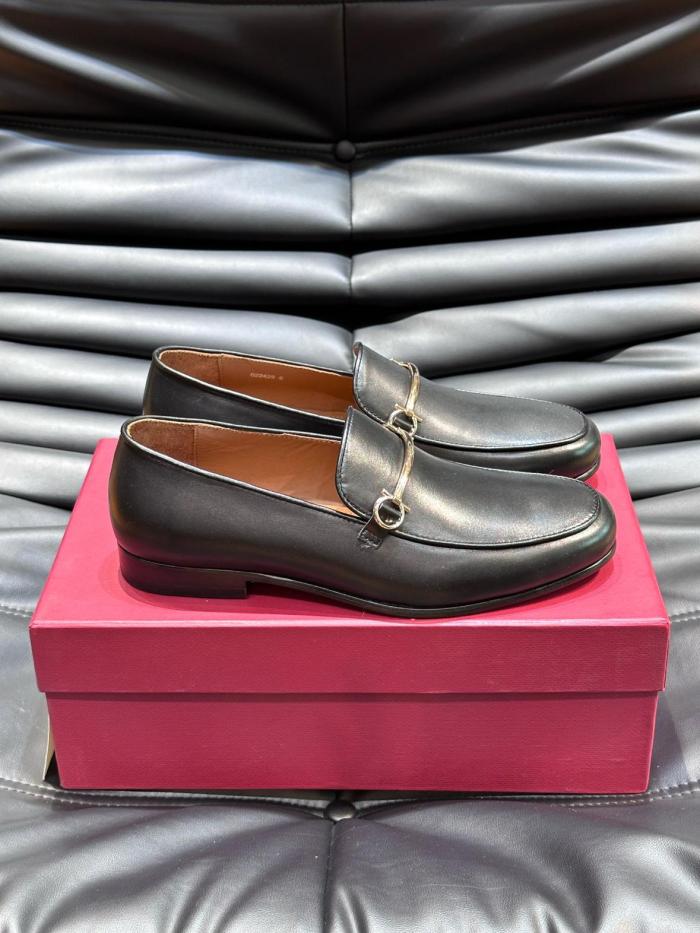 FERRAGAMO Gancini Casual Leather Shoes Men's Black