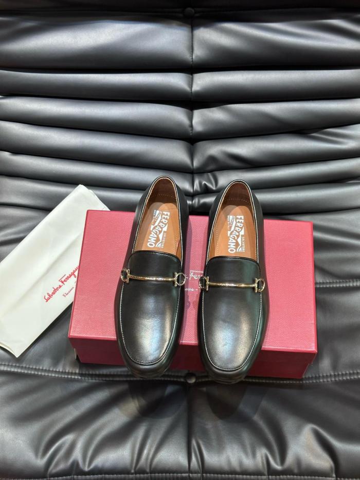 FERRAGAMO Gancini Casual Leather Shoes Men's Black