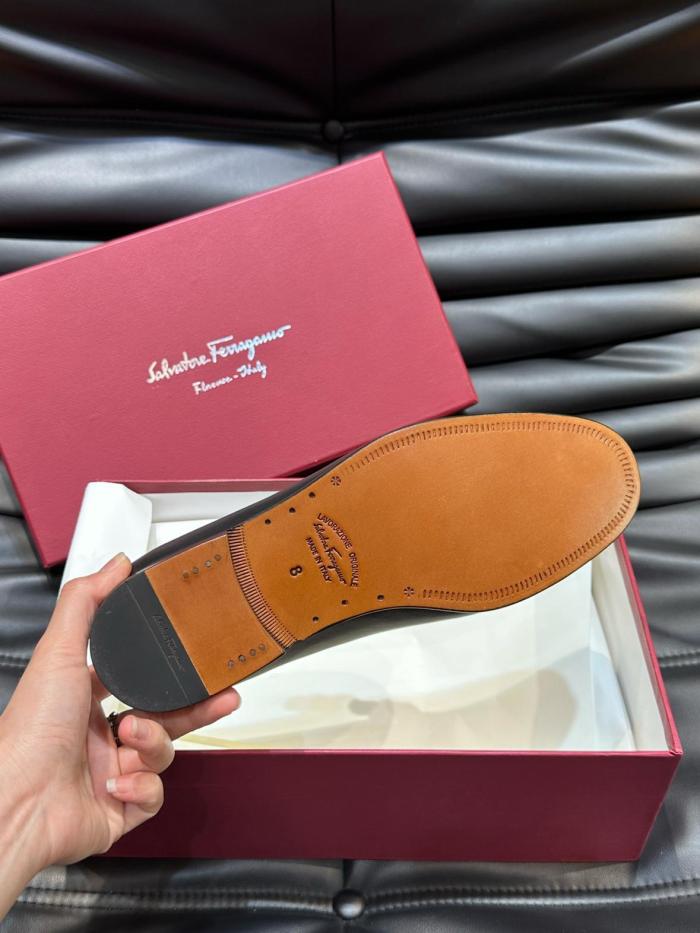 FERRAGAMO Gancini Casual Leather Shoes Men's Black