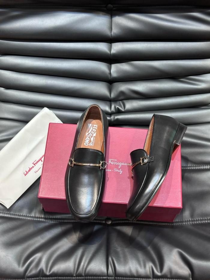 FERRAGAMO Gancini Casual Leather Shoes Men's Black