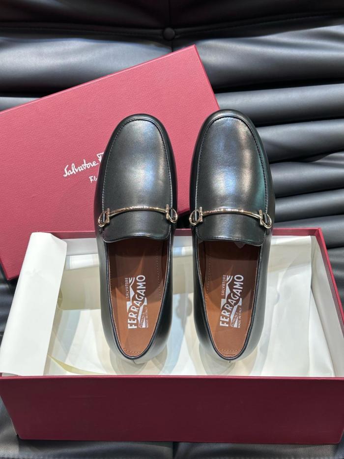 FERRAGAMO Gancini Casual Leather Shoes Men's Black