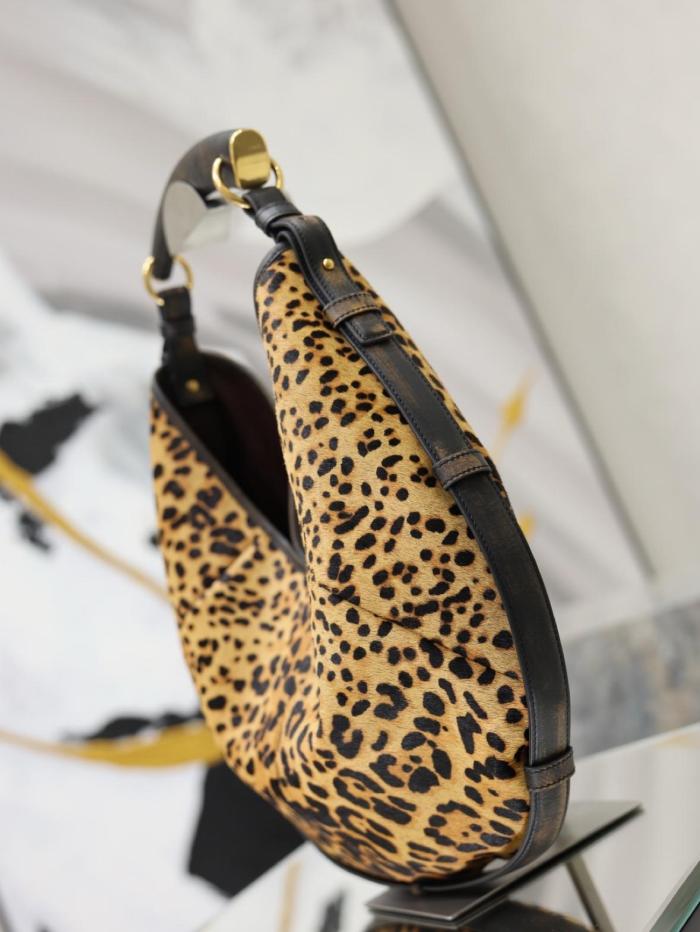 SAINT LAURENT Calfskin Shoulder Bag Medium Women's Leopard Print 862029-AAGE2-2077 Top Length 24cm Bottom Length 40cm Width: 3cm Height 24-33cm