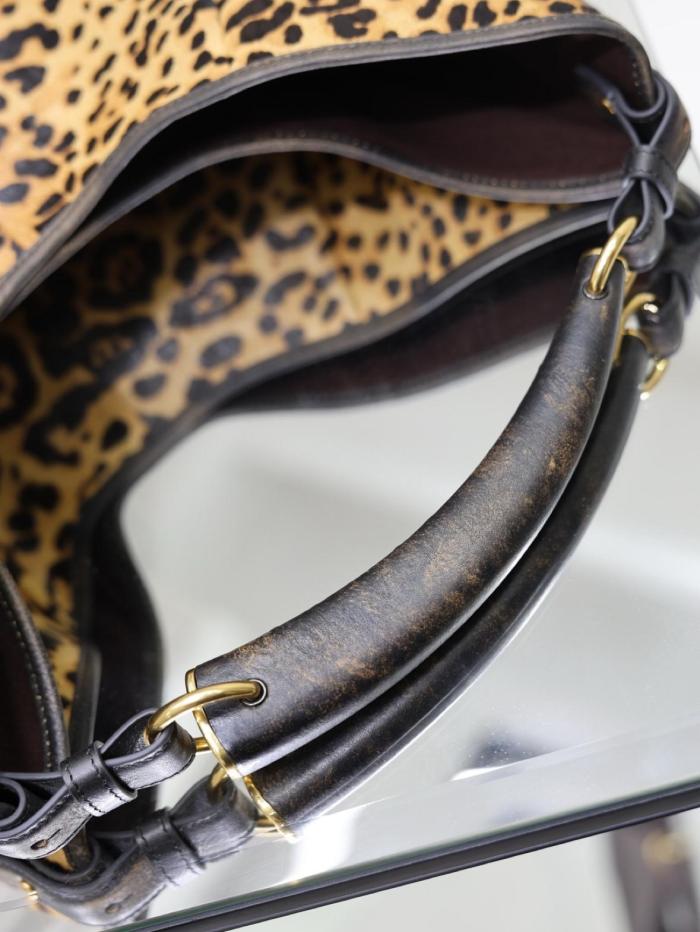 SAINT LAURENT Calfskin Shoulder Bag Medium Women's Leopard Print 862029-AAGE2-2077 Top Length 24cm Bottom Length 40cm Width: 3cm Height 24-33cm