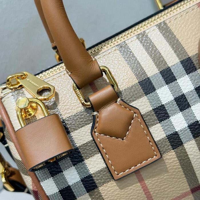 Burberry Cotton One Shoulder Handbag Women's Multicolor 8118565 L18.5cm W11cm H12cm