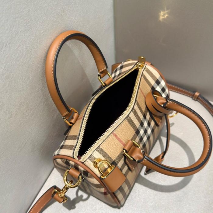 Burberry Cotton One Shoulder Handbag Women's Multicolor 8118565 L18.5cm W11cm H12cm