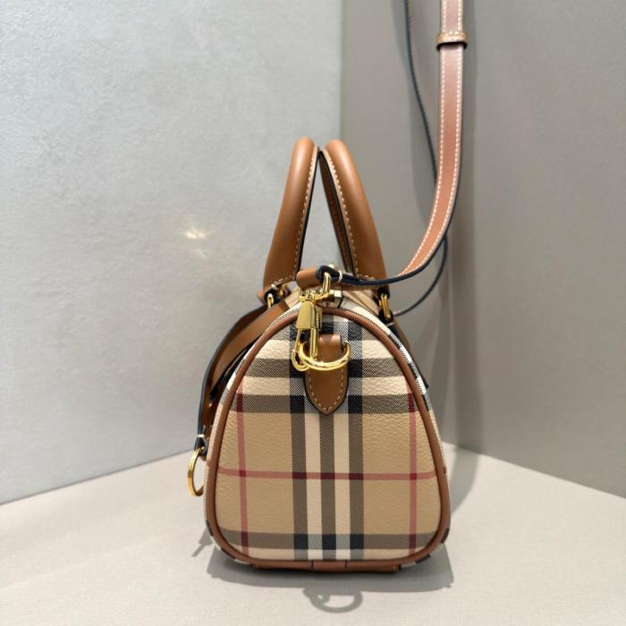 Burberry Cotton One Shoulder Handbag Women's Multicolor 8118565 L18.5cm W11cm H12cm