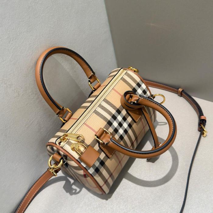 Burberry Cotton One Shoulder Handbag Women's Multicolor 8118565 L18.5cm W11cm H12cm