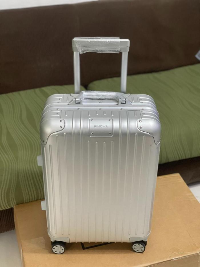 RIMOWA ORIGINAL Metal Suitcase For Checked Luggage 21 Inch Unisex Silver 55*40*23cm