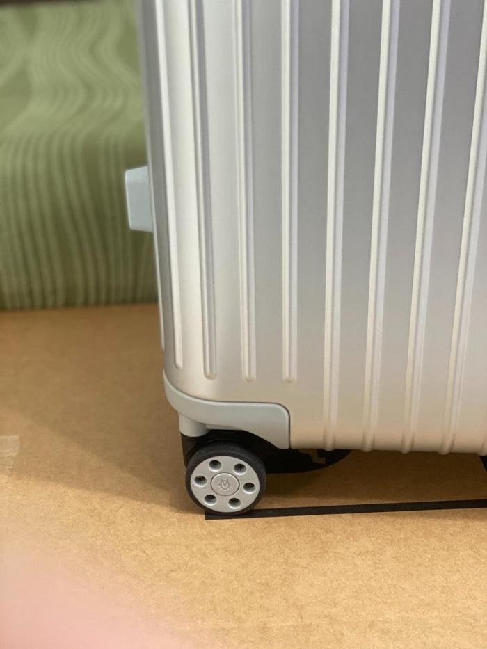RIMOWA ORIGINAL Metal Suitcase For Checked Luggage 21 Inch Unisex Silver 55*40*23cm