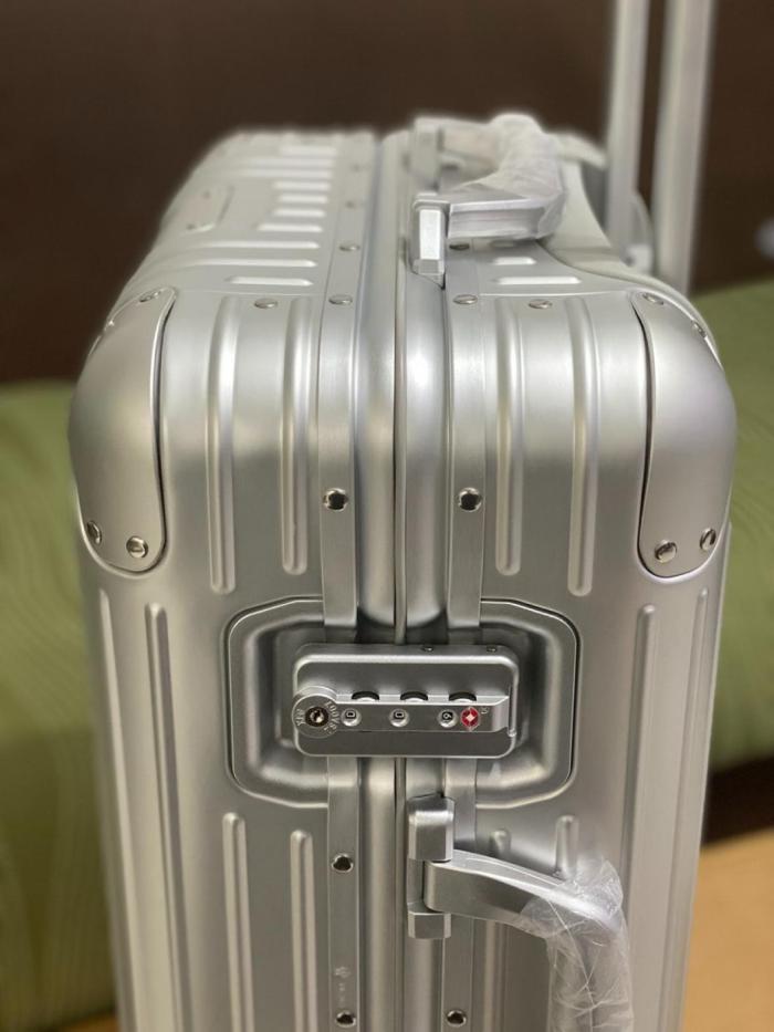 RIMOWA ORIGINAL Metal Suitcase For Checked Luggage 21 Inch Unisex Silver 55*40*23cm
