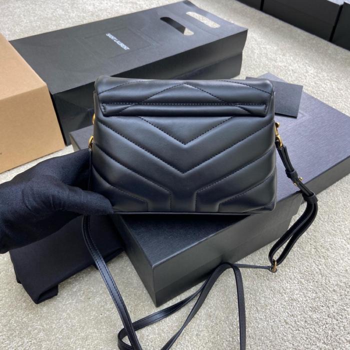 SAINT LAURENT LouLou Toy Shoulder Bag Black 678401DV7071000 L20ｃｍ W7.5cm H14cm