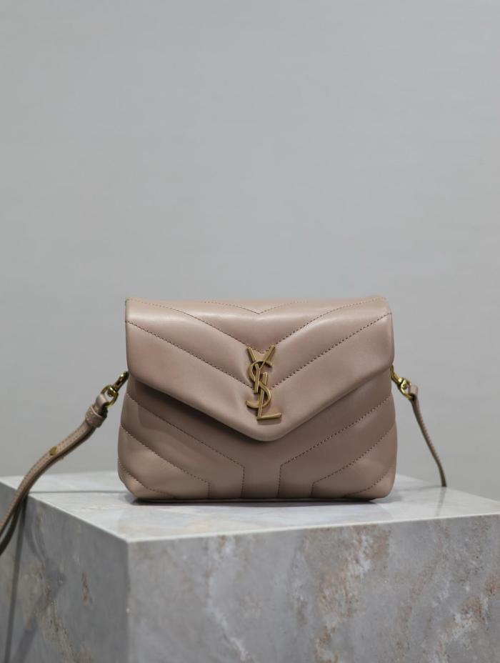 SAINT LAURENT Calfskin Shoulder Bag Women's Light Umber 678401-DV707-2721 L20ｃｍ W7.5cm H14cm