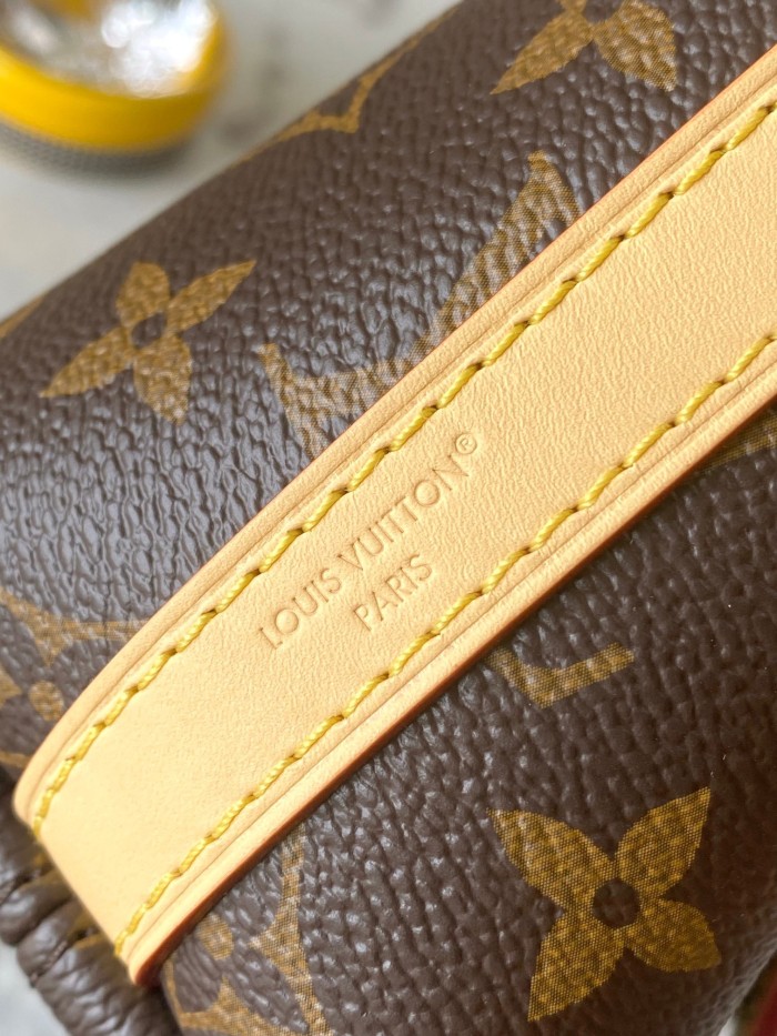 LOUIS VUITTON Handbags M29099 size 17.5*9.5*18cm