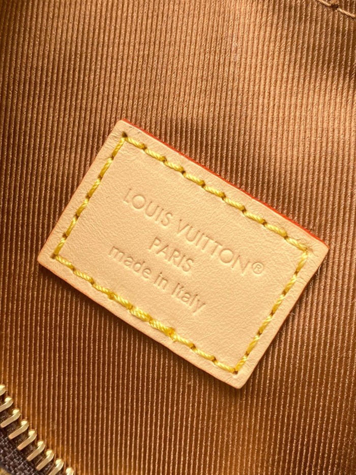 LOUIS VUITTON Handbags M29099 size 17.5*9.5*18cm