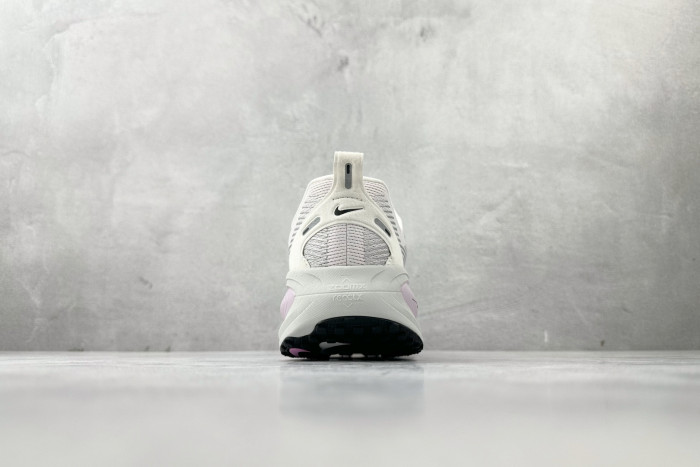 Nike Vomero 18 Sail Doll Beyond Pink Metallic Silver (Women's)