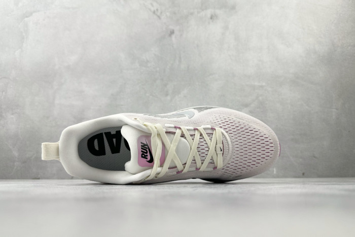 Nike Vomero 18 Sail Doll Beyond Pink Metallic Silver (Women's)