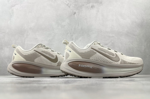 Nike Vomero 18 Cushioning Breathable Low top Running Shoes Women's Brown