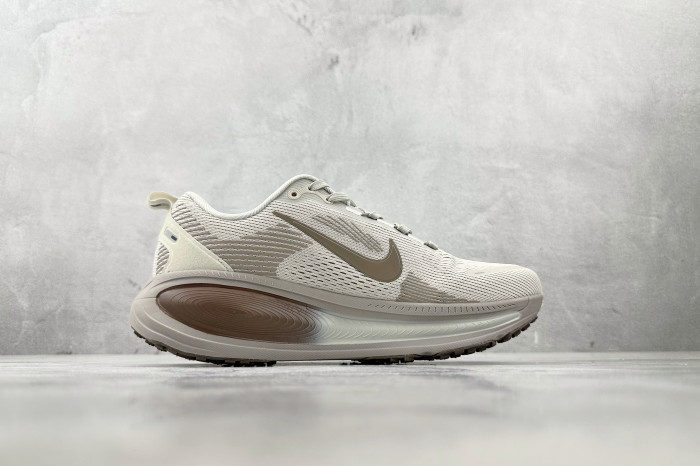 Nike Vomero 18 Cushioning Breathable Low top Running Shoes Women's Brown