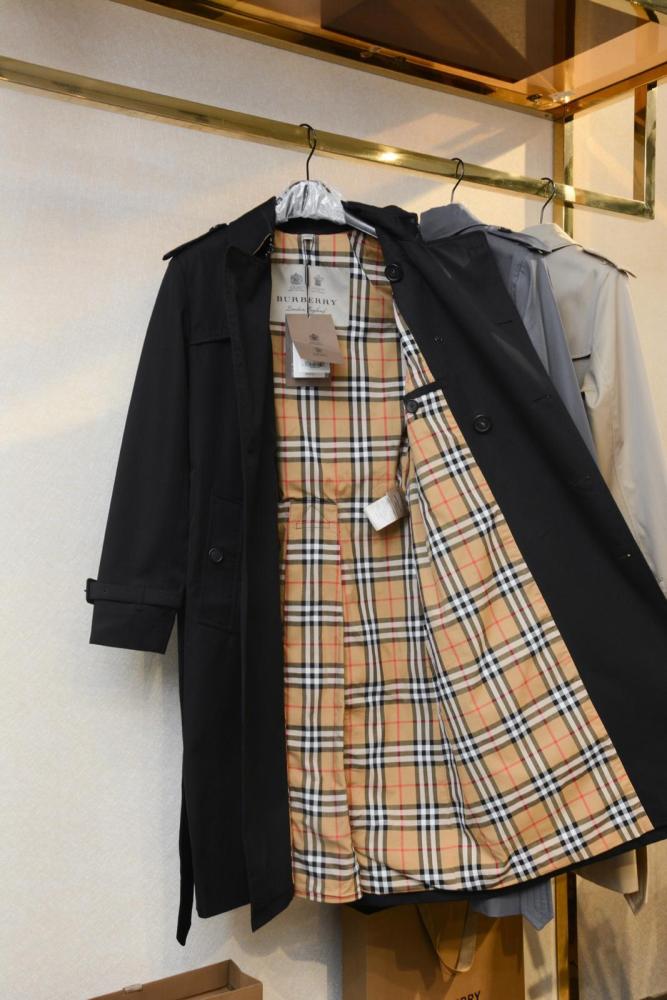 Burberry Trench Coat Classic Fit Women's Black