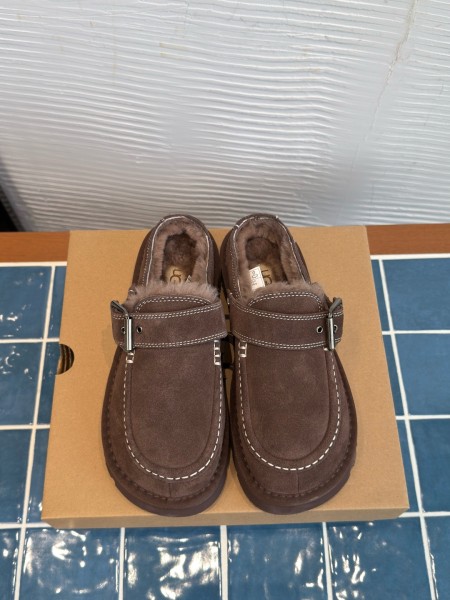 UGG Closed Toe Slippers Women's