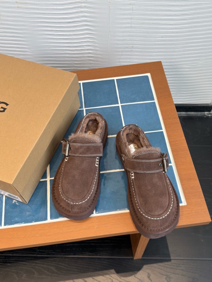 UGG Closed Toe Slippers Women's