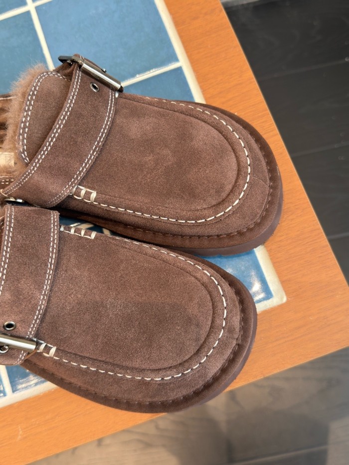 UGG Closed Toe Slippers Women's