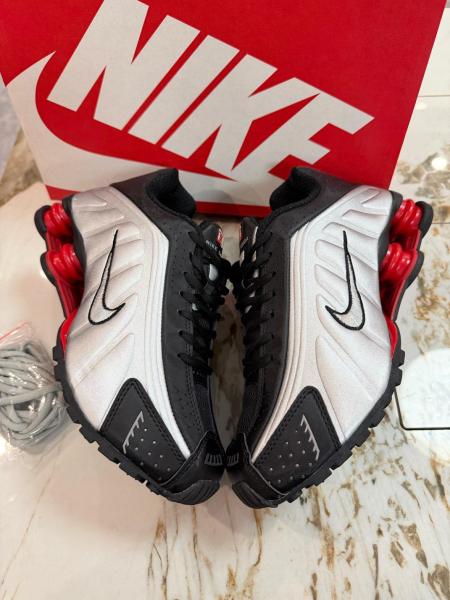 Nike Shox R4 Black Metallic Silver (2025)