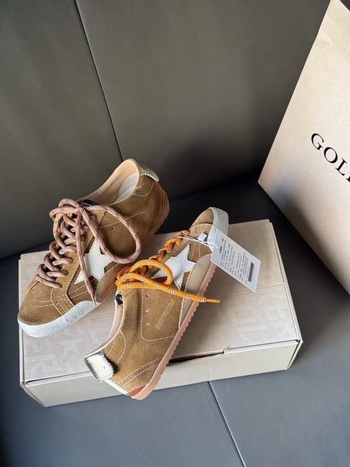 Golden Goose True Star Cow Leather Low top Casual Shoes Men's Tobacco