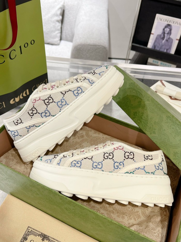 GUCCI Canvas Low top Skateboard Shoes Women's Light Umber