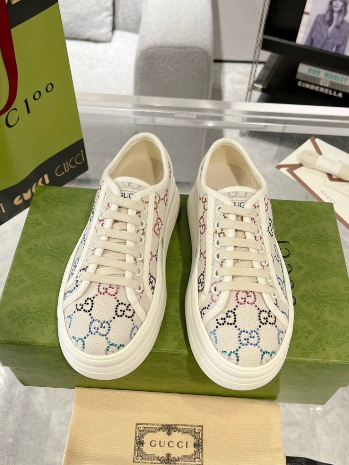 GUCCI Canvas Low top Skateboard Shoes Women's Light Umber
