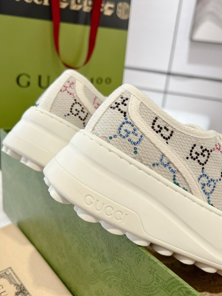 GUCCI Canvas Low top Skateboard Shoes Women's Light Umber