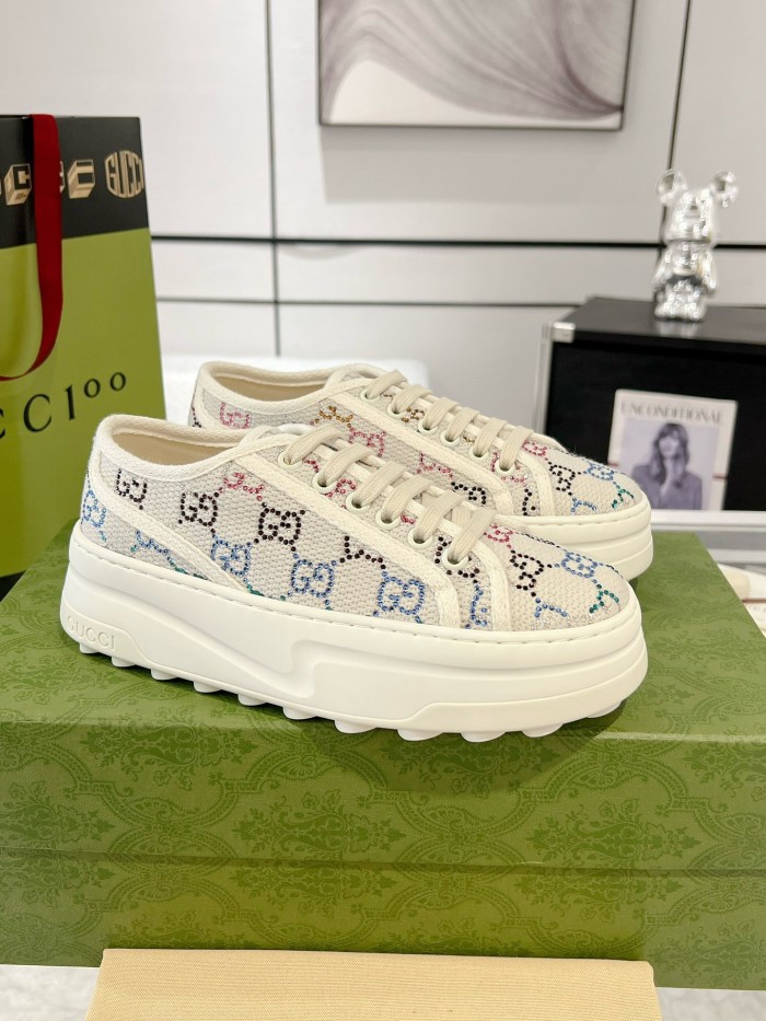 GUCCI Canvas Low top Skateboard Shoes Women's Light Umber