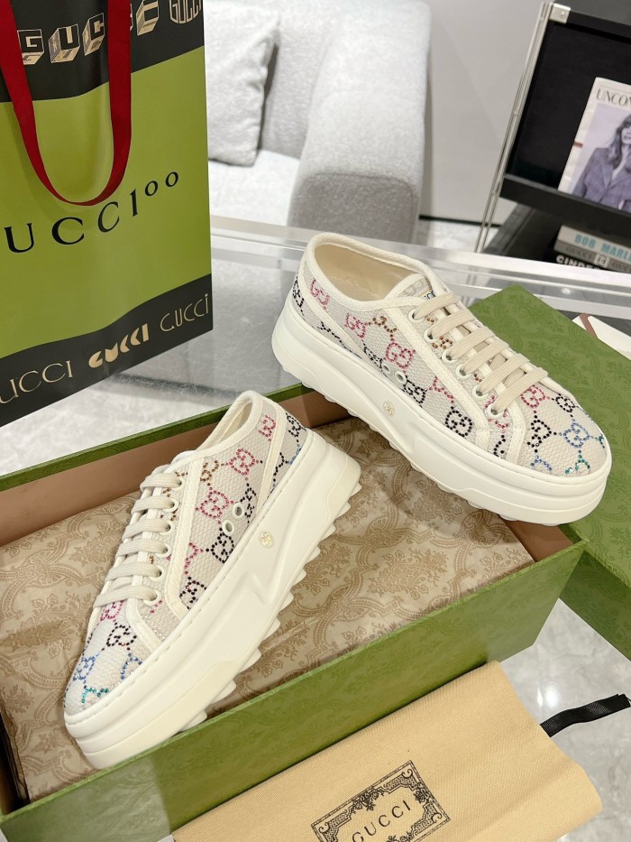 GUCCI Canvas Low top Skateboard Shoes Women's Light Umber