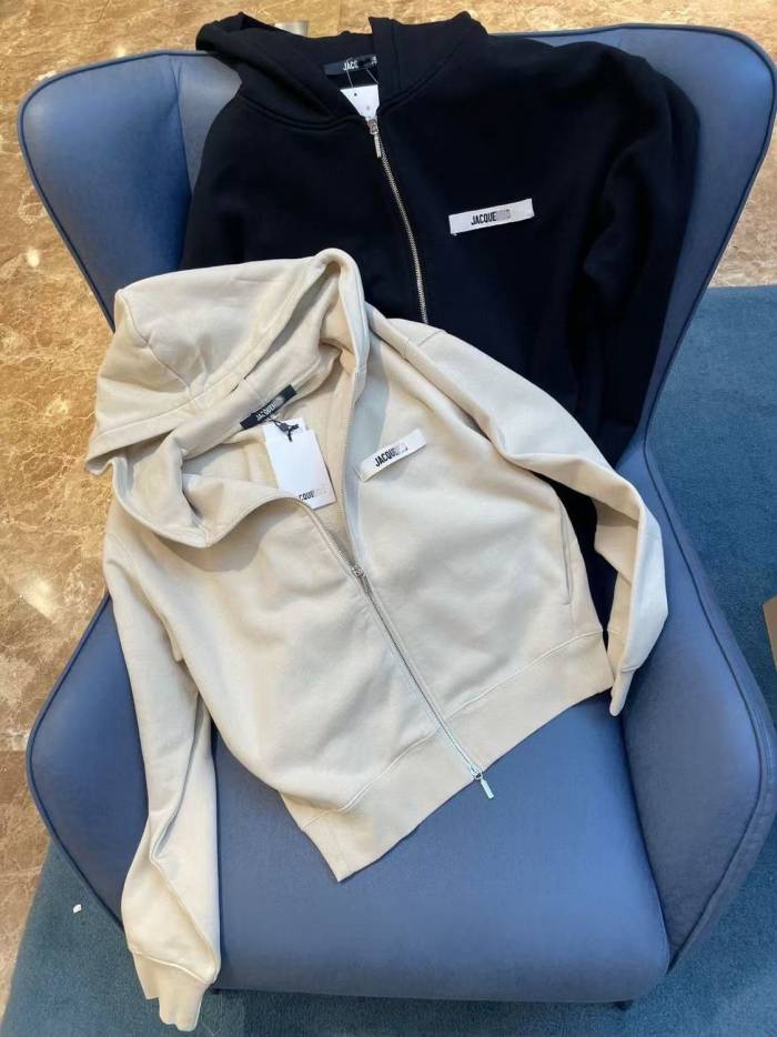 Jacquemus Logo Patch Zip Up Hoodie