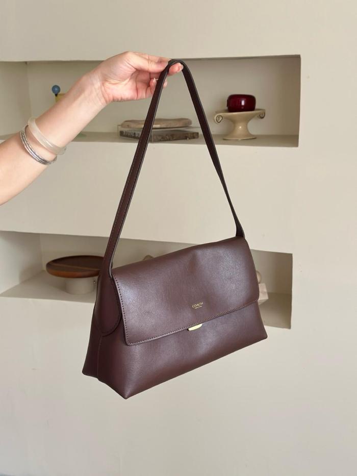 COACH Chelsea Natural Grain Cow Leather Shoulder Bag Large Women's Maple Brown CDS58-B4MPL L30cm W12cm H18cm