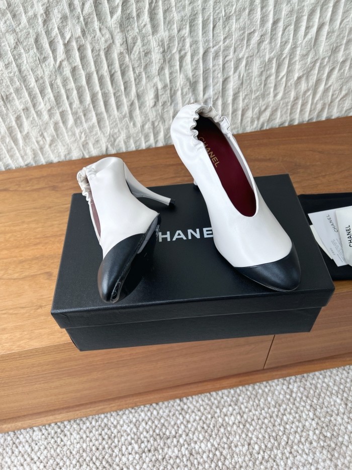 CHANEL SS26 Sheepskin Cone Heel High Heels 8.5cm Women's Ivory White