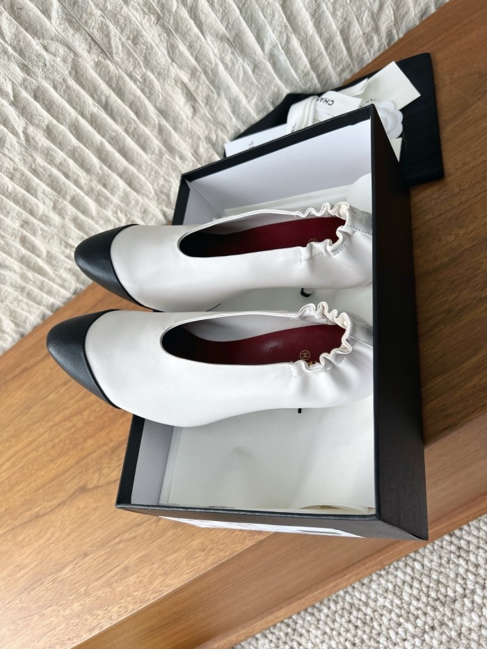 CHANEL SS26 Sheepskin Cone Heel High Heels 8.5cm Women's Ivory White