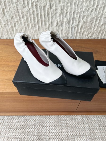 CHANEL SS26 Sheepskin Cone Heel High Heels 8.5cm Women's Ivory White