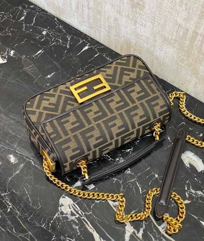 FENDI Baguette Calfskin Detail Baguette Bag, Portable Crossbody Bag, Shoulder Bag Medium Women's Brown 8BR793-AKBZ-F1EM3 L24cm W7cm H14.5cm