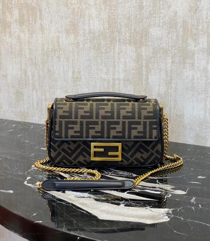 FENDI Baguette Calfskin Detail Baguette Bag, Portable Crossbody Bag, Shoulder Bag Medium Women's Brown 8BR793-AKBZ-F1EM3 L24cm W7cm H14.5cm