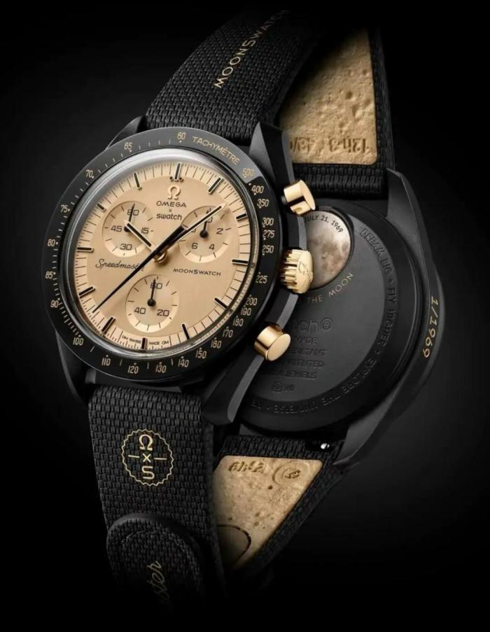 Swatch × OMEGA MoonSwatch Collection –  Mission to the Moon  (1969 Edition) – Quartz Movement – ​​11g Gold Construction – Men's Watch – Swiss Made – 42mm – Gold Dial – Innovative Bioceramic Case – Rubber Strap