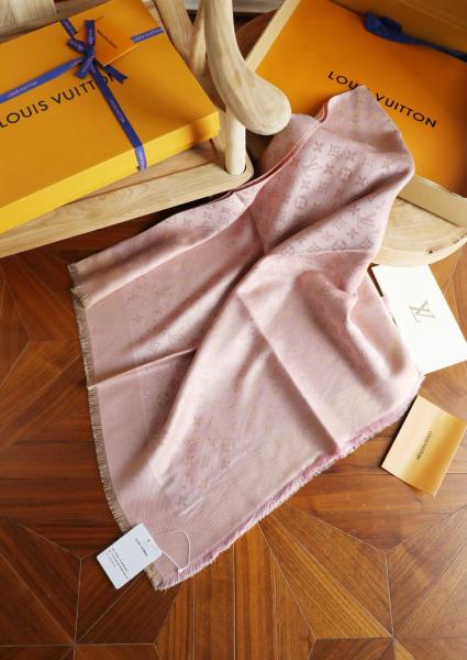 LOUIS VUITTON Original Design Silk Shawls Unisex Pink M79495 142.5*142.5CM