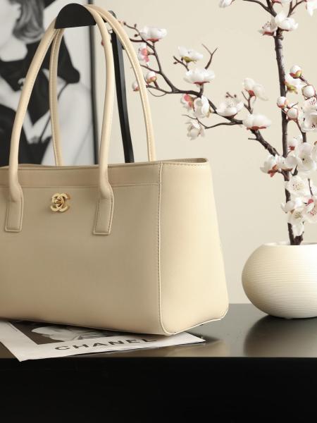 CHANEL Calfskin & Gold Metal Tote Bag, Shoulder Bag Small Women's Beige AS6243-B24023-U8372 L39.1*W13*H20cm