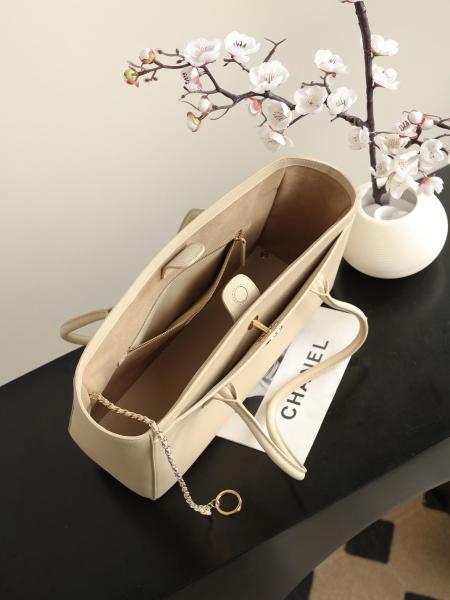 CHANEL Calfskin & Gold Metal Tote Bag, Shoulder Bag Small Women's Beige AS6243-B24023-U8372 L39.1*W13*H20cm