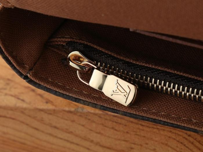 LOUIS VUITTON Wallet On Chain Ivy M81911 L23.5cm W4.3cm H12cm