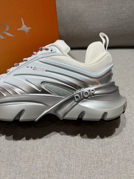 DIOR Lewis Hamilton B44 Blade Fabric Low top Chunky Sneakers Men's Gradient White Limited Edition Numbered Edition